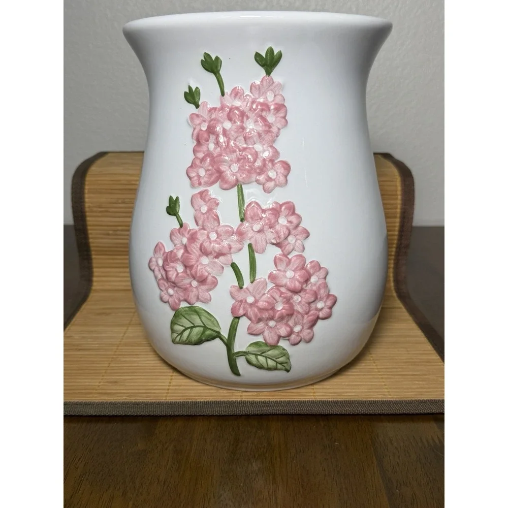 Martha Stewart Pink Hydrangea 3D Embossed Floral Vase Retired‎ Flowers Included